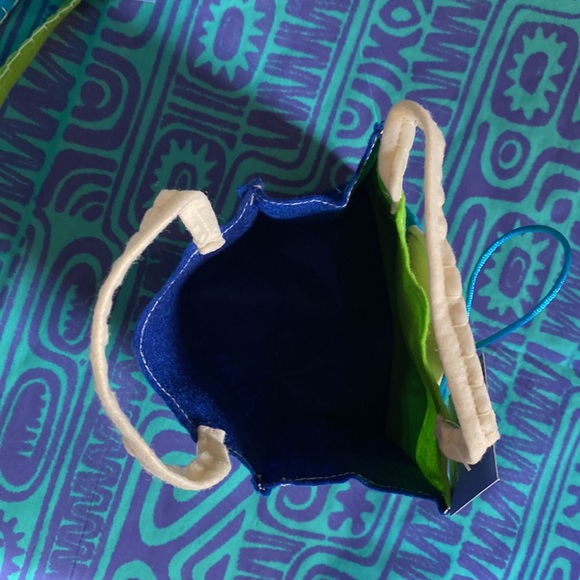 Groovy Holidays Lot of 2 Felt Gift Bags Brand New Tropical, Palm Tree, Beach - Picture 9 of 10